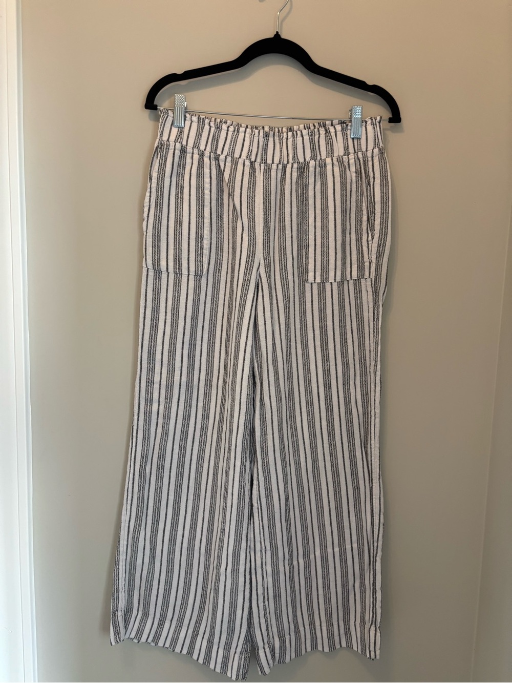 Time and Tru Black & White Striped Drawstring Pants